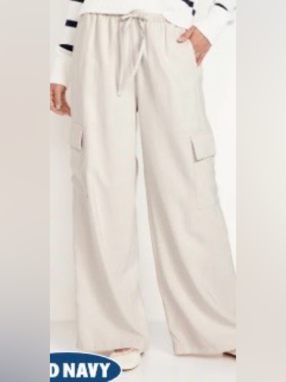Old Navy Wide-Leg Cargo Pants in Light Cream